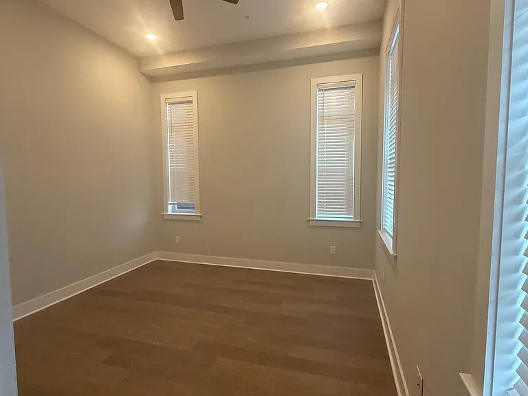 581 Jamestown — Photo 19