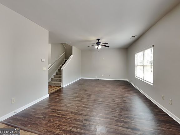 3rd image of 1038 Regency Dr