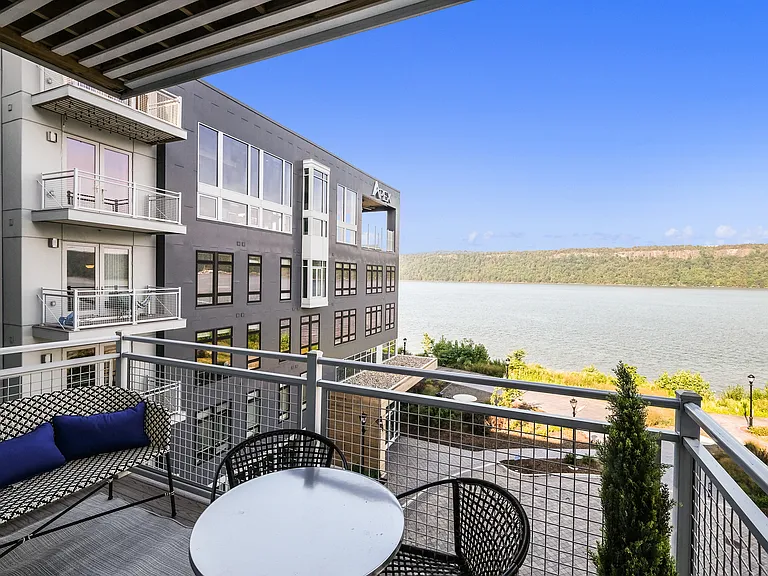 Apex Hudson Riverfront — Photo 9