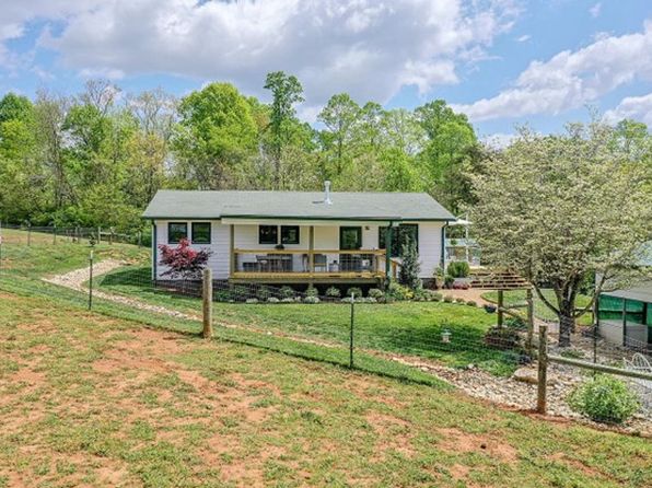 4458 Countryside W