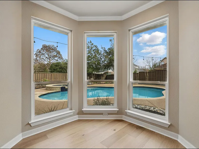 727 Ashleigh Ln — Photo 12