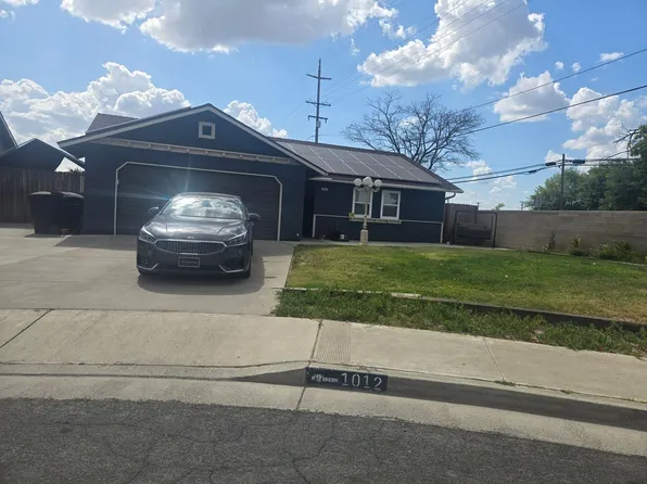 1012 Michelle Ct, Hanford, CA 93230