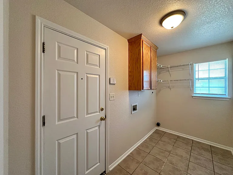 2709 Hydrangea Ave — Photo 36