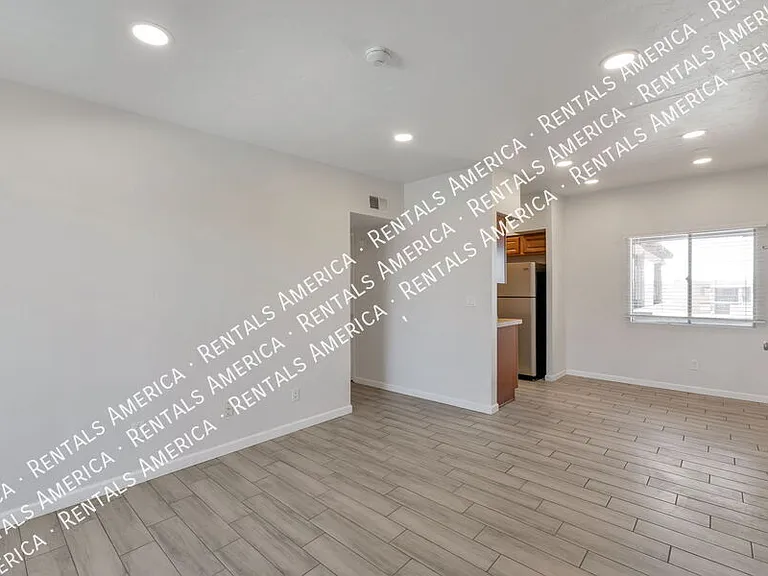 1810 E Blacklidge Dr #322 — Photo 6