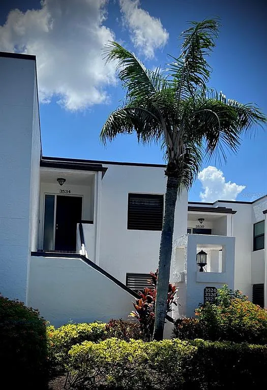 3 bed, 2.0 bath, 1588 sqft, $2,100 — Photo 1