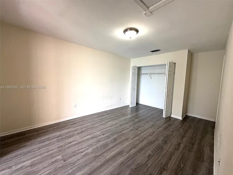 800 Independence Dr #800I — Photo 6