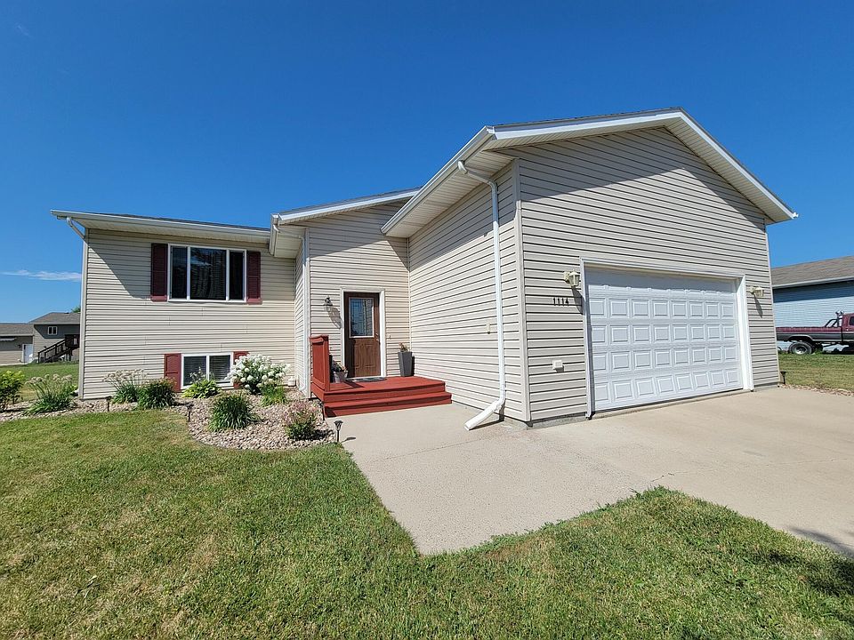 1st image of 1114 Ash Ln