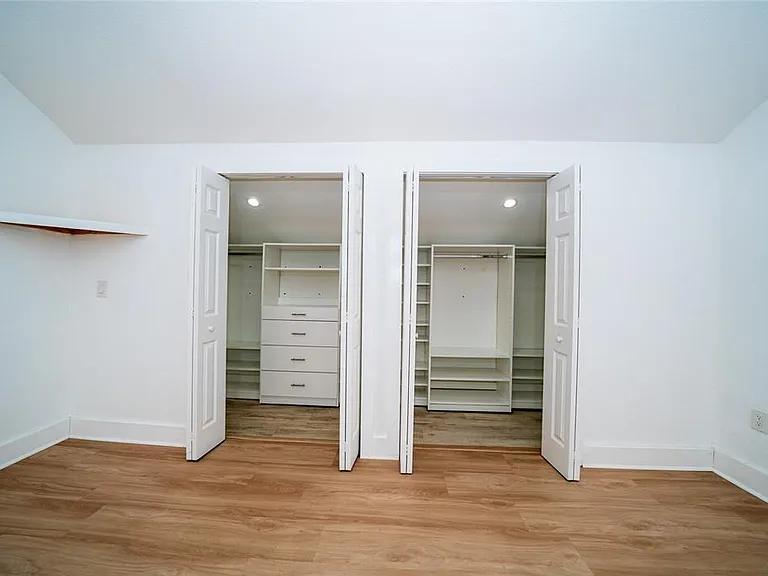 6704 N Taliaferro Ave — Photo 29
