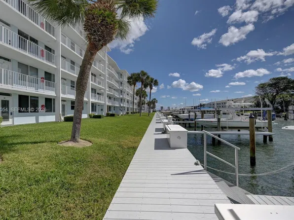 108 Paradise Harbour Blvd APT 111, North Palm Beach, FL 33408