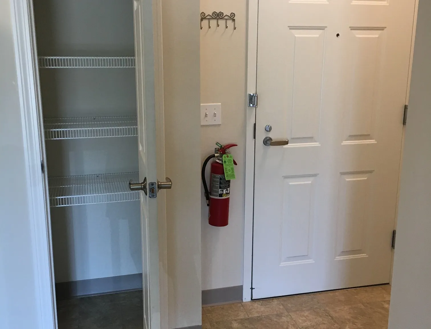 1 bed, 885 sqft, $1,545 — Photo 2