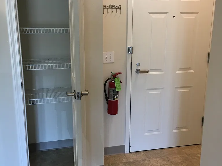 4 Victoria Ln — Photo 2