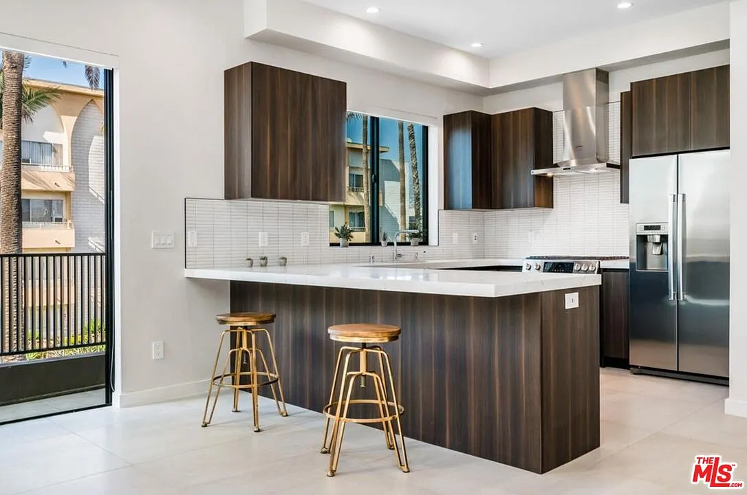2 bed, 2.5 bath, 1632 sqft, $5,599 — Photo 3