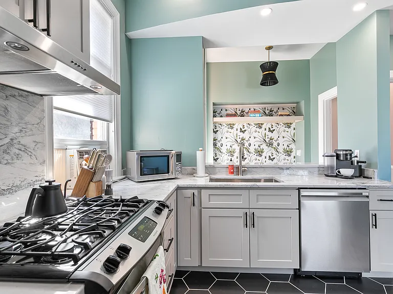 1634 W Grace St — Photo 33