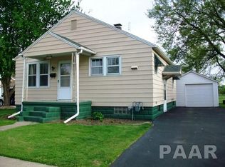 1156 E Elm St, Canton, IL 61520
