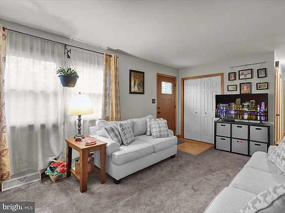 4th image of 3810 Willow Grove Ave