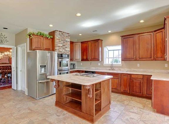 4th image of 1208 Lake Louise Dr