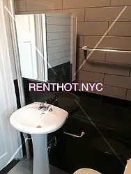 Rented by Weissman Realty