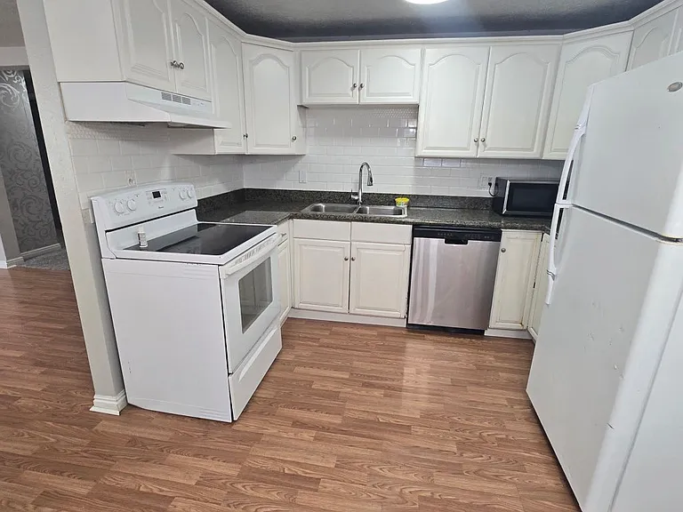 649 E Swenson Ave #2 — Photo 6