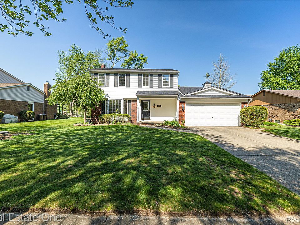 1st image of 4931 Calvert Dr