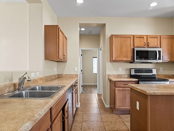 4th image of 806 W Via De Gala