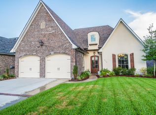 214 Flora Springs Dr, Youngsville, LA 70592