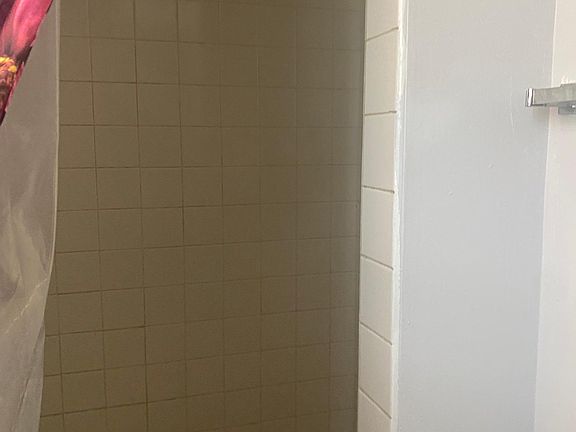 3rd image of 2924 N Mulligan Ave #Basement