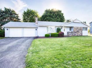 475 School House Rd, Nazareth, PA 18064