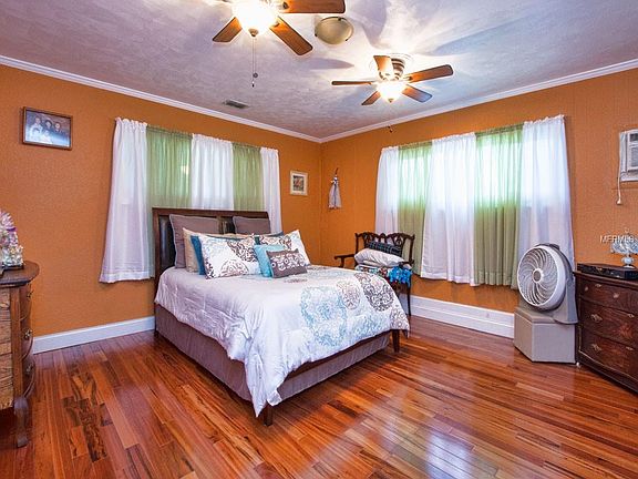 3rd image of 10826 Lake Harris Cir
