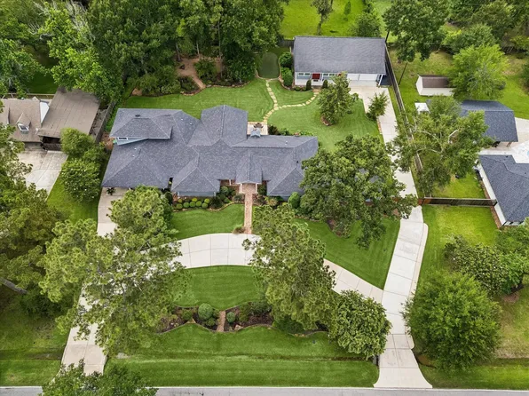 1711 Walnut Ln, Humble, TX 77339