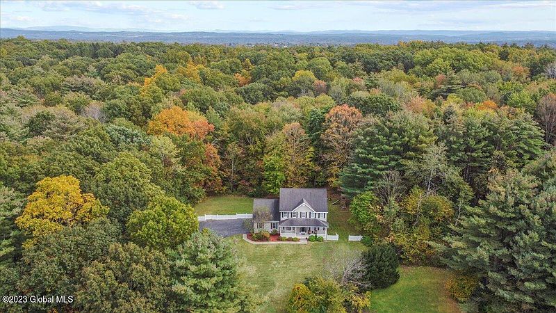 2nd image of 140 Meehan Road