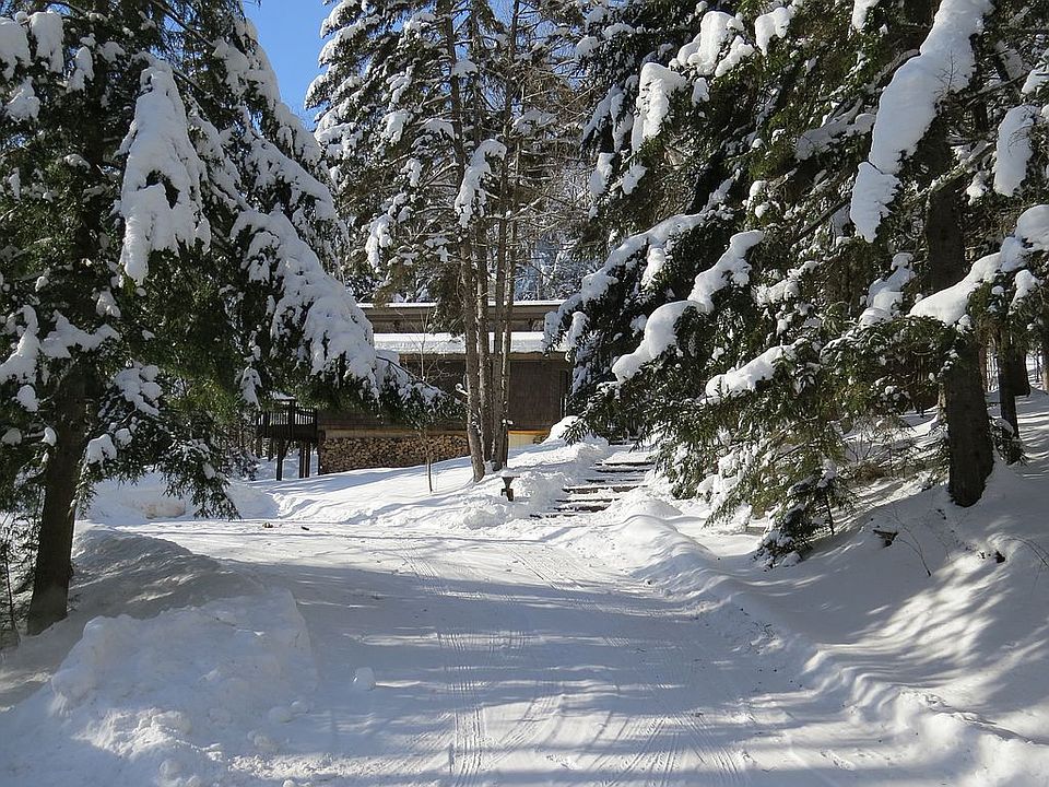 2nd image of 171 Hawk Mountain Rd