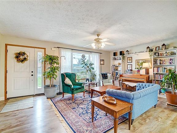 3rd image of 22 Apple Ln
