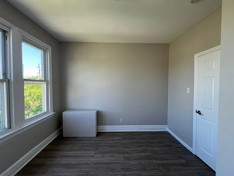 241 Duncan Ave #5E — Photo 5