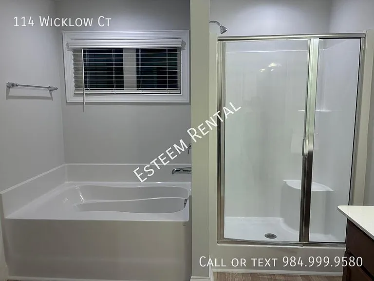 114 Wicklow Ct — Photo 17
