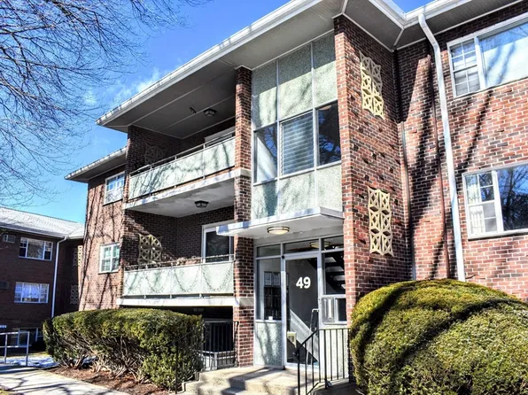 49 Jacqueline Rd APT 8, Waltham, MA 02452