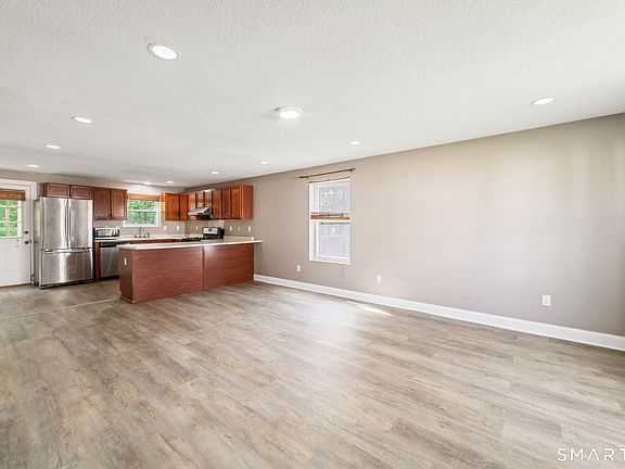 4th image of 36 Meadowrue Drive #36