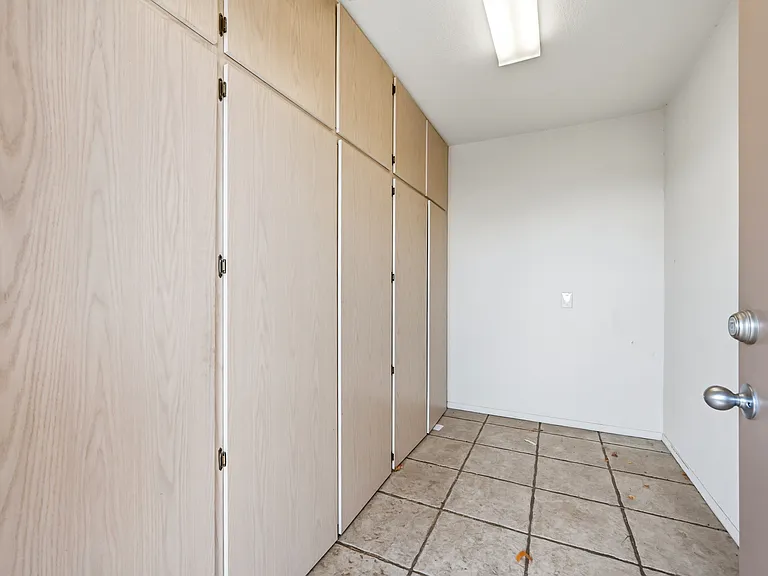 11809 N 111th Ave — Photo 16