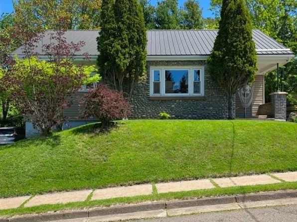 61 Laurie St, Truro, NS B2N 4S8