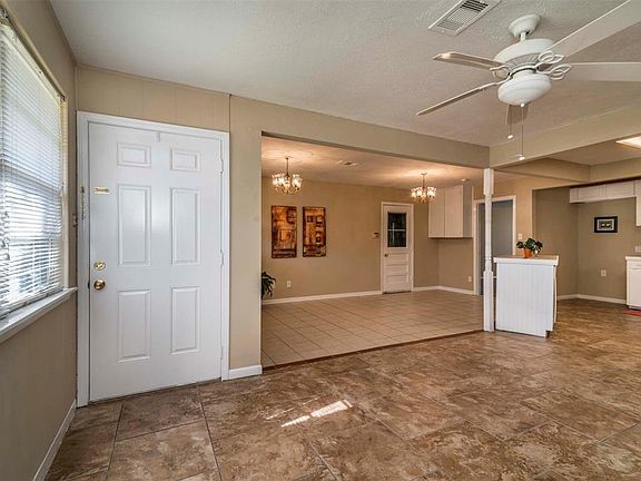 4th image of 3416 Oleander Ave