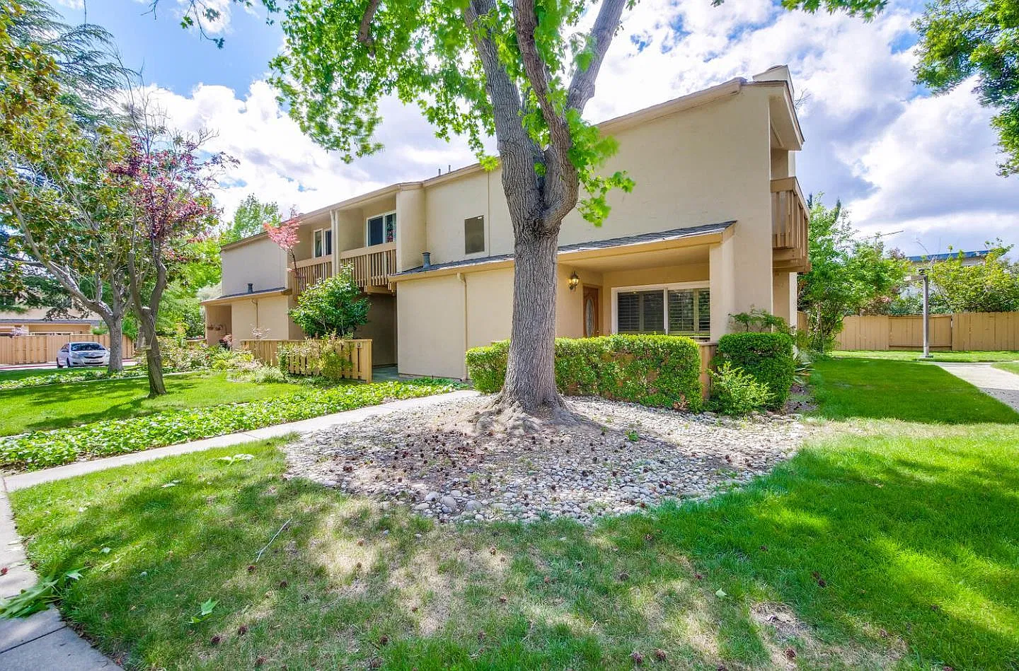 2 bed, 1.5 bath, 1136 sqft, $3,600 — Photo 1