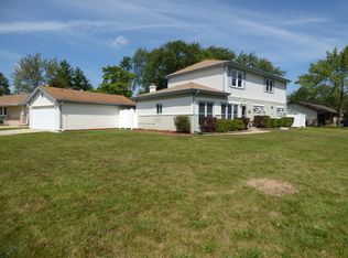 350 Illinois Blvd, Hoffman Estates, IL 60169