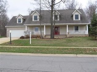 36 Covington Dr, Valparaiso, IN 46385