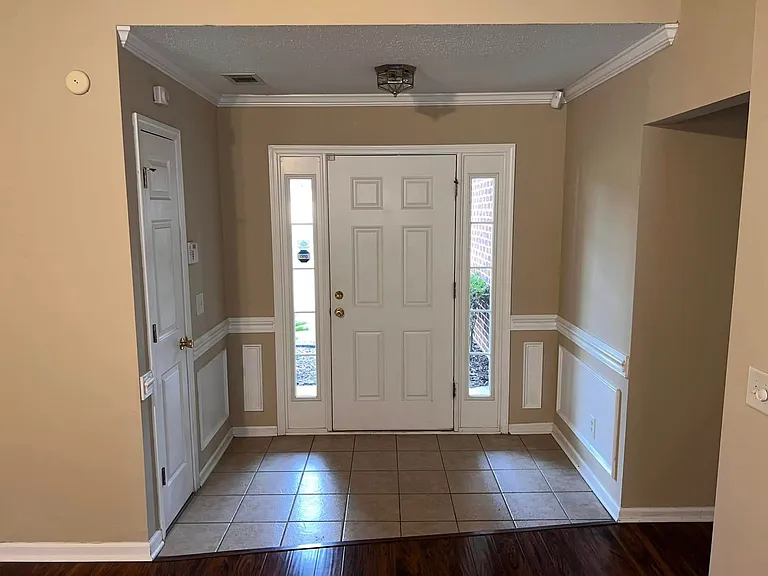 Foyer & Coat/ Shoe closet