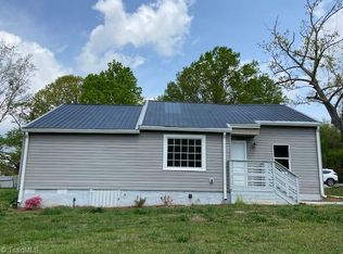 429 E Salisbury St, Denton, NC 27239