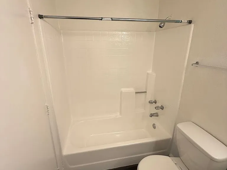 4145 N Longview Ave — Photo 12
