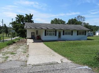 201 Wynes Cir, Greenfield, MO 65661