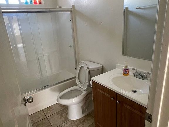 5th image of 1336 Peach Ave #B