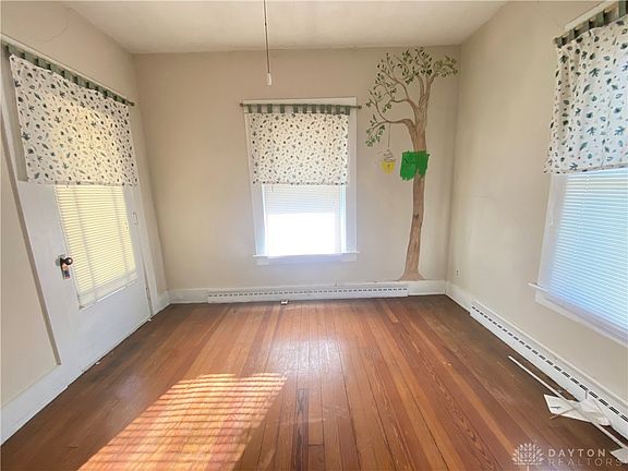 3rd image of 1501 Broadway