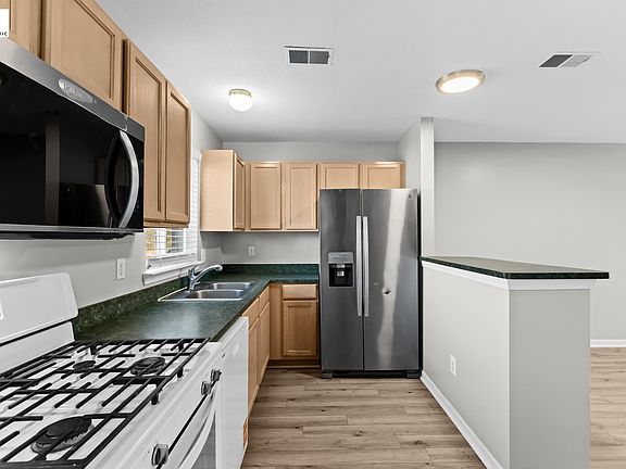 5th image of 23348 Redman Ct