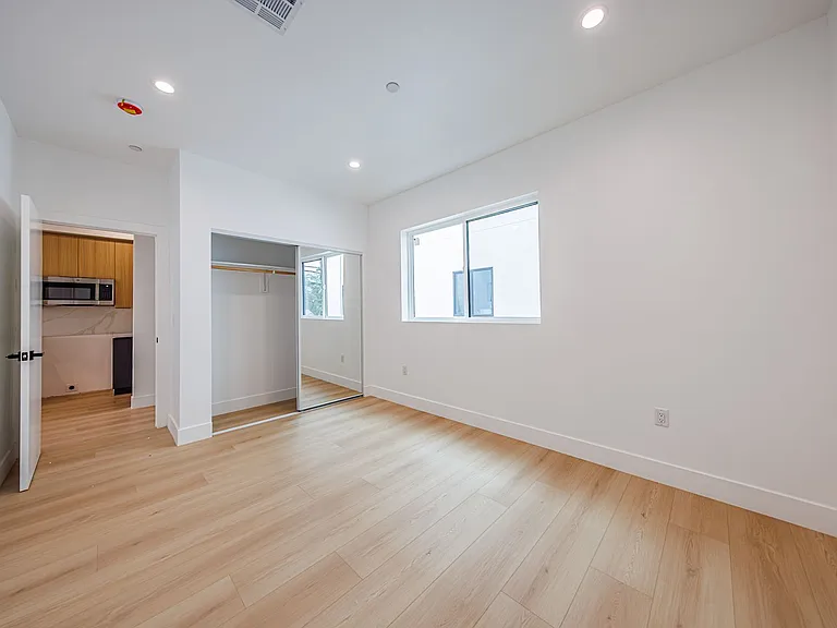2026 Luxury 3, 4 & 5 Bed Townhomes — Photo 113